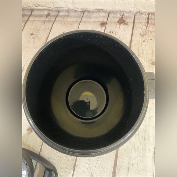 Under Armour Purple Python 64 oz. Water Bottle. NWT! - Picture 8 of 12